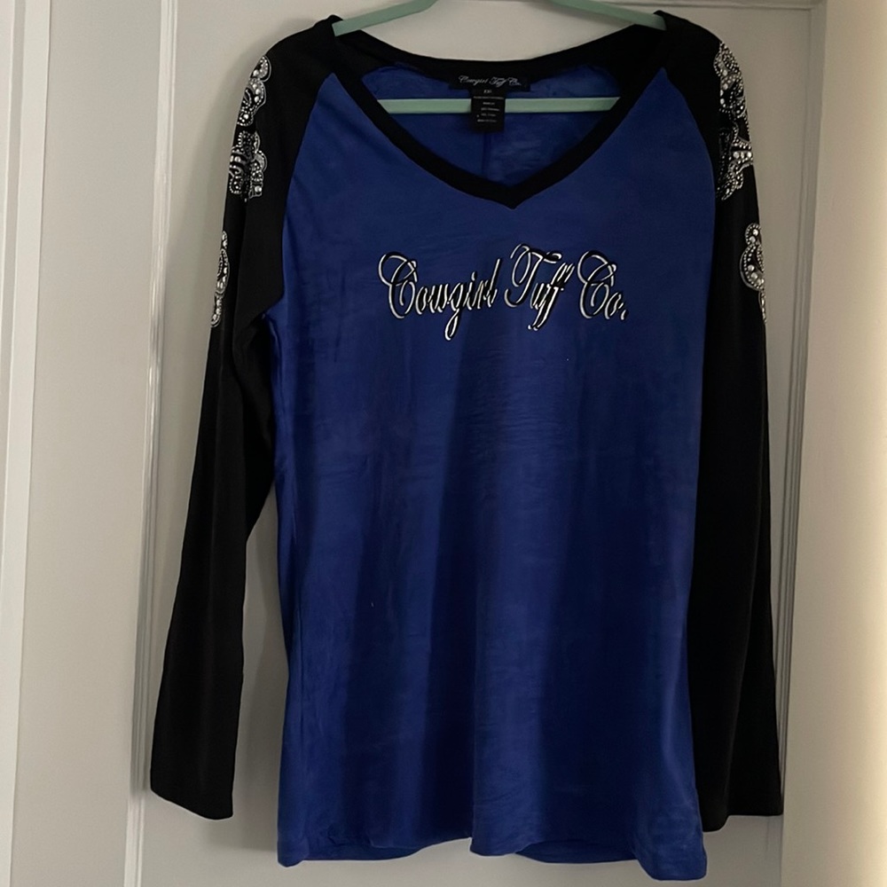 Cowgirl Tuff Co. Womens long sleeve XXL shirt.